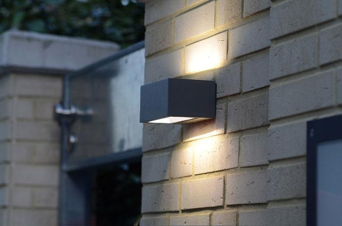 Lutec Architectural udendørslampe til væg 14 x 6,5 cm - 3000 K - Mørk grå Lutec Architectural udendørslampe til væg 14 x 6,5 cm - 3000 K - Mørk grå