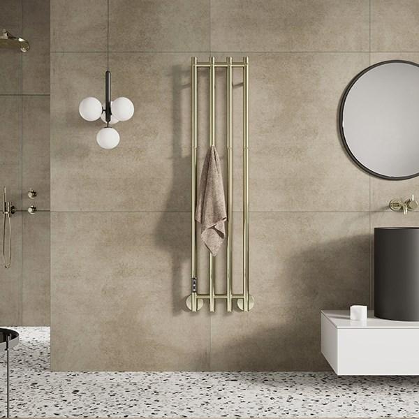 Strømberg Leno håndklædetørrer - 28x125 cm - Lakeret messing Strømberg Leno håndklædetørrer - 28x125 cm - Lakeret messing