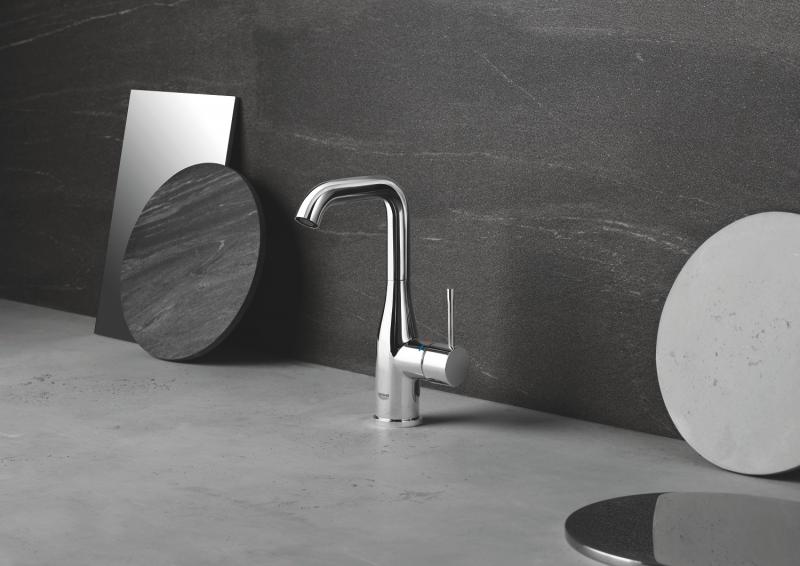 Grohe Essence New L håndvaskarmatur m/bundventil og svingtud - Poleret cool sunrise Grohe Essence New L håndvaskarmatur m/bundventil og svingtud - Poleret cool sunrise