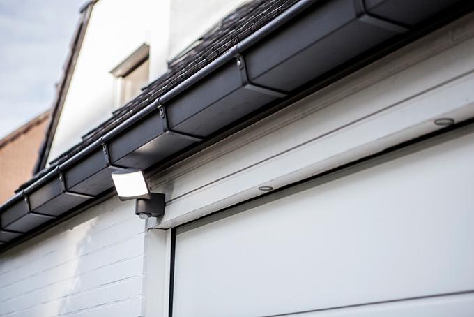 Lutec Security Sunshine udendørslampe m/sensor - Kompakt Lutec Security Sunshine udendørslampe m/sensor - Kompakt